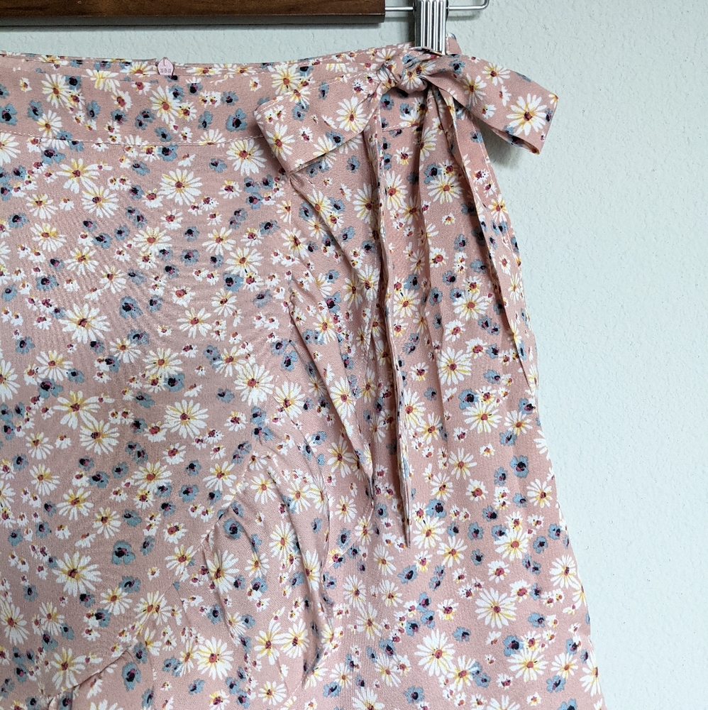 Pink small ditsy floral wrap style ruffle skirt - Picture 10 of 12